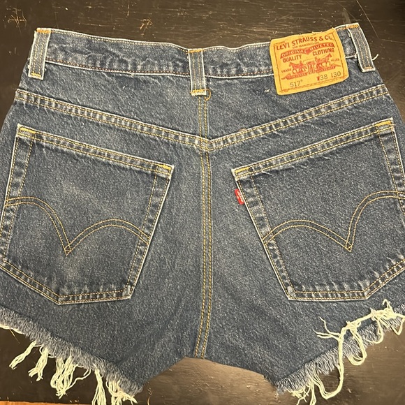 Vintage Levi Shorts - Picture 2 of 3